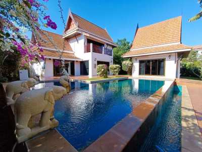 Amazing 3 bedroom pool villa incluing a guesthouse! Now 8,950,000 THB!