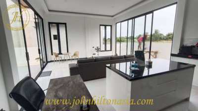 A quality build, off plan, 3 bed, pool villa in Pak Nam Pran.