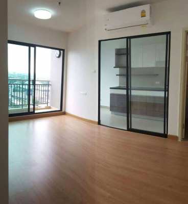 Luxury Condo for Sale, on Chaeng Wattana Road, near MRT and expressway