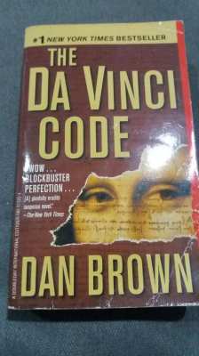 THE DA VINCI CODE PAPERBACK BOOK