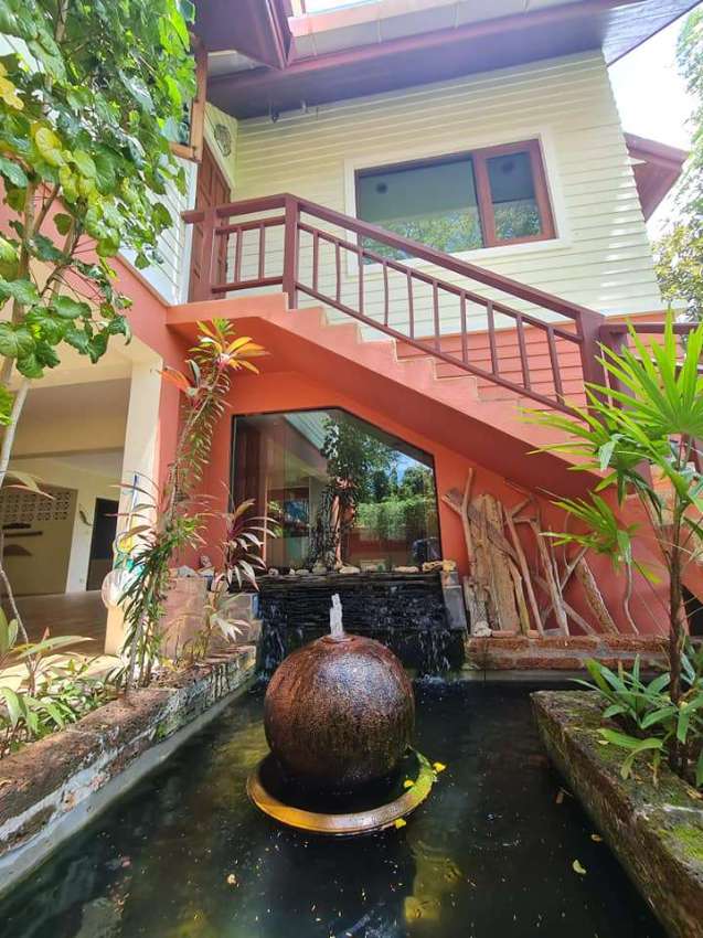 Balinese style villa, 500 meters to Pluemsuk beach, Sirey, Phuket.