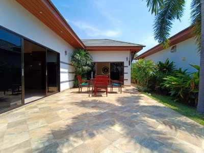 3,500,000 THB for this 2 bedroom beach house close to the beach !