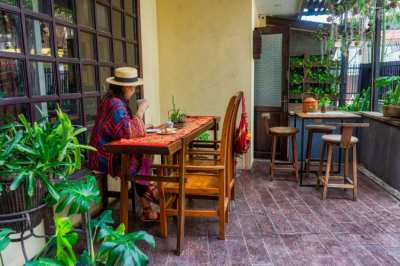 Restaurant/coffee shop for sale in the heart of Chiang Mai
