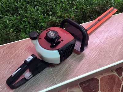 Hedge trimmer - As new 4 stroke 3,000