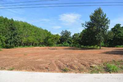 2 rai / 3 200 sqm land for sale in Ban Phe - 2,880,000 THB per rai!