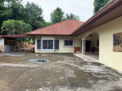 5 bedroom house for RENT !!!