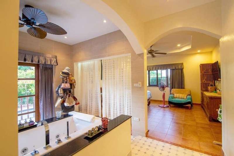 Fully Furnished Executive 3 BR 4 Bath Pool Villa - 24 Hour Security