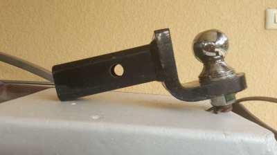 REDUCED ! Trailer Hitch ( for multi brand pick-up trucks )