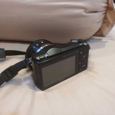 Sony A5000 20.1MP WiFi NFC APS-C Black body