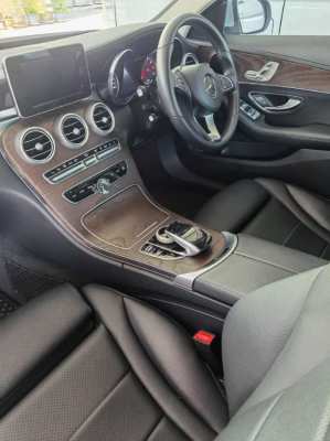 MERCEDES BENZ C350e Exclusive = LIKE NEW    279 PS