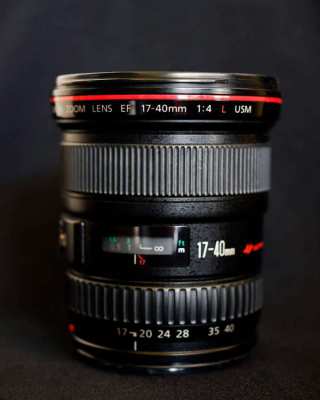 Canon EF 17-40mm F/4L Professional L-series Lens