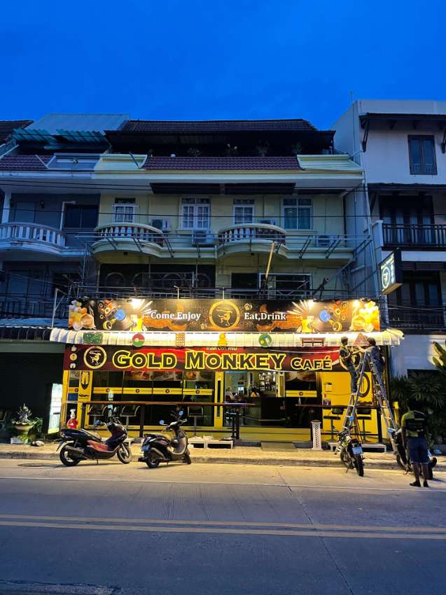 Gold Monkey Café @ Jomtien Beach for sale - 1.8M Thai Baht