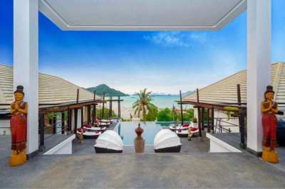 Luxury villa overlook Phang-Nga-Bay.