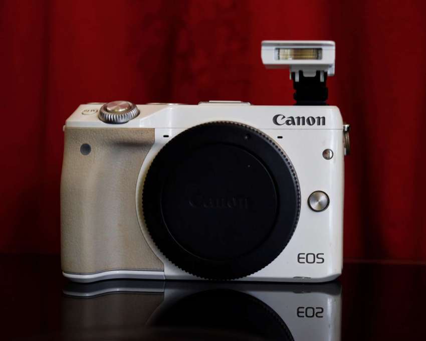 Canon EOS M3 Mirrorless Wi-Fi NFC Camera White Body