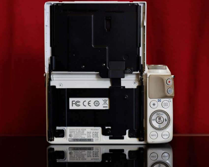 Canon EOS M3 Mirrorless Wi-Fi NFC Camera White Body