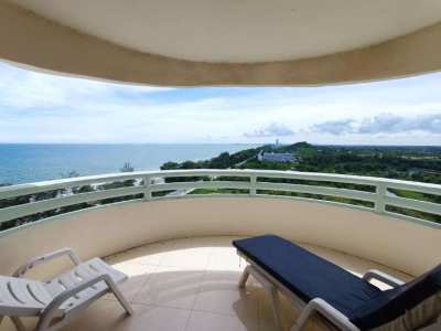 3,695,000 THB for this 120 sqm beach condo with amazing ocean views!