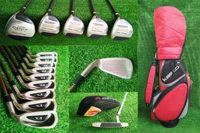  Complete set of golf clubs in bag