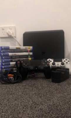 PlayStation 4, Controllers and Games Bundle 