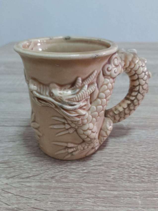 FINAL REDUCTION FREE DELIVERY  Fitz Floyd cup decorated with a dragon 