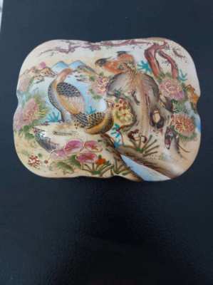 SALE NOW ON FREE DELIVERY  Japanese handpainted royal Satsuma  box