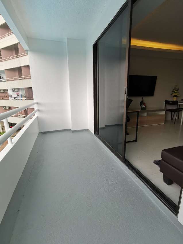 Big Condo, Pool-view, FOREIGN ownership, close to Jomtien Beach