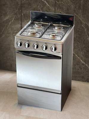 Stainless Steel Gas Cooker With Oven, New