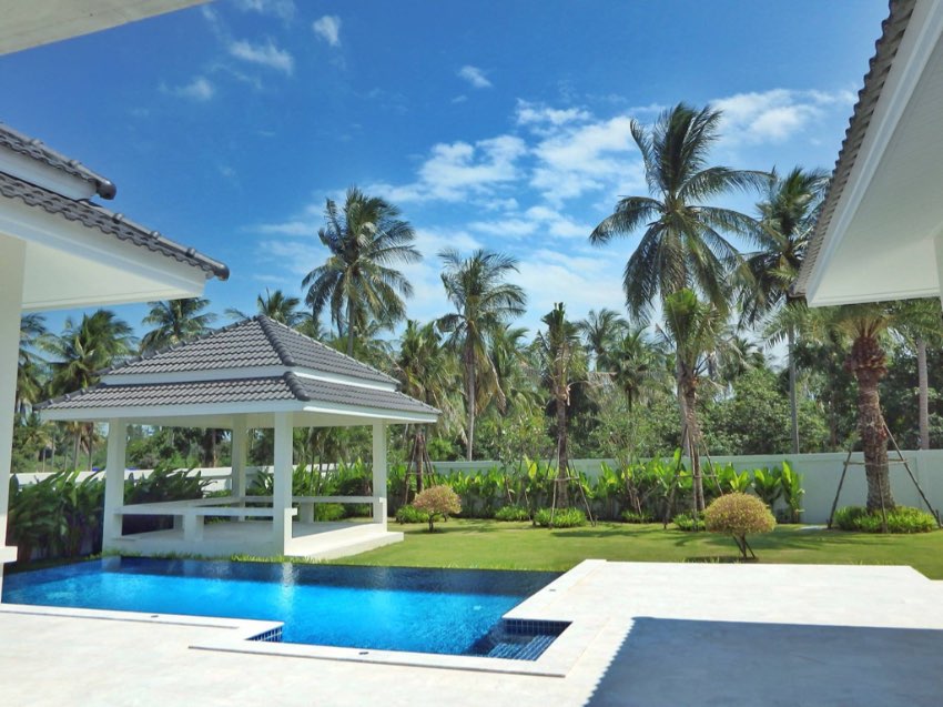 Beautiful Pool Villas 800 m from stunning Samroiyod Beach for sale