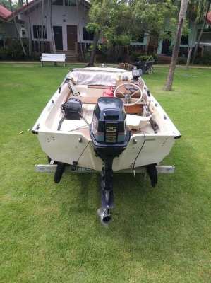 Boston whaler 11’ for sale with trailer 100,000 THB.