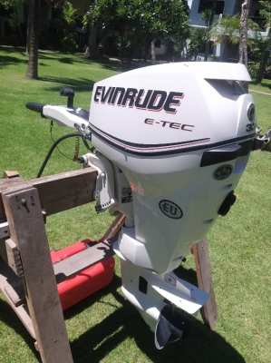 30 hp 2 strokes , very low hours, shorts shaft 70,000 thb
