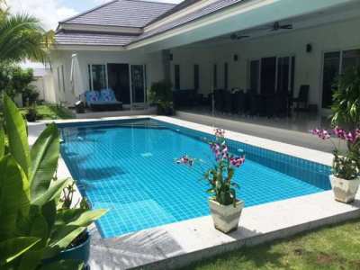 Stylish modern pool villa for rent