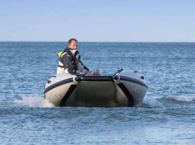 Takacat 420LX - The Safety Boat   (4.2m)