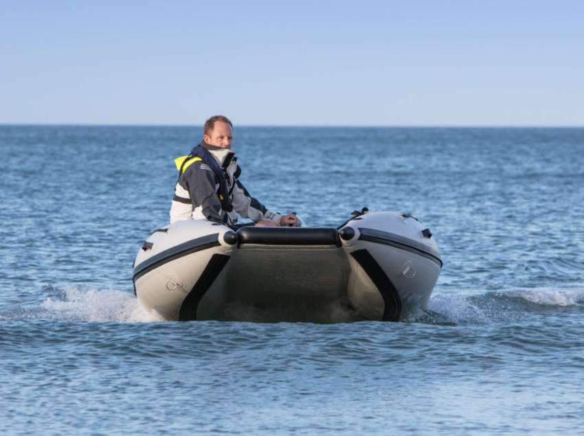 Takacat 420LX - the Safety Boat