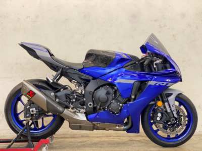 YAMAHA YZF-R1 2020 BLUE (( VERY LOW MILEAGE ONLY 2000 KM. ))