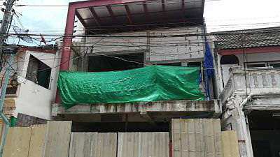 Sale Home 2 storey  need to renovation sukhumvit39