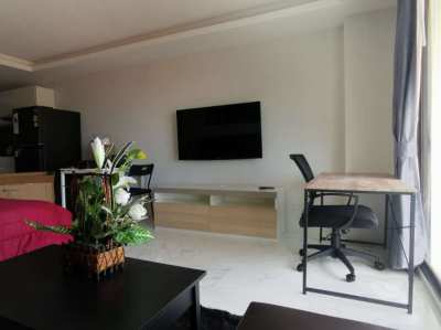 Totally Renovated Condo, Seaview, Foreign name close to Jomtien Beach.