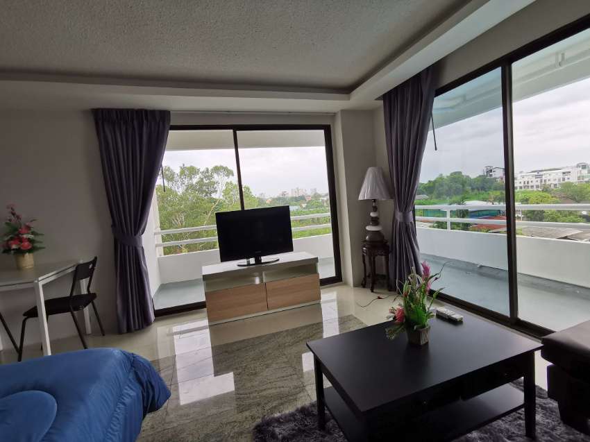 New big studio, Pool-view, Foreign name, close to Jomtien Beach.