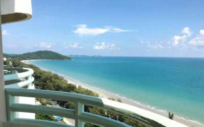 1 bedroom beach condo on the 20th floor! Now only 2,995,000 THB.
