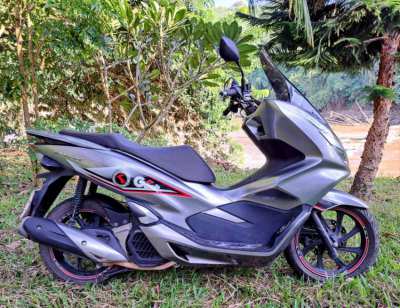 2018 Honda PCX 150, clean and well kept and VERY fuel efficieny.