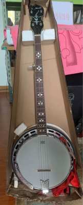 Paramount 5 string Banjo 0007A in as new condition.