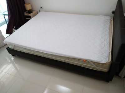 LARGE BED IN EXCELLENT CONDITION