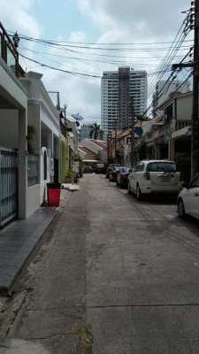 Nice Town House 2 storey for sale in the small village Sukhumvit39