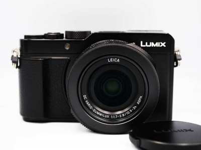 Panasonic Lumix LX100 II 17MP Wi-Fi, LEICA F1.7-2.8 24-75mm DC-LX100M2