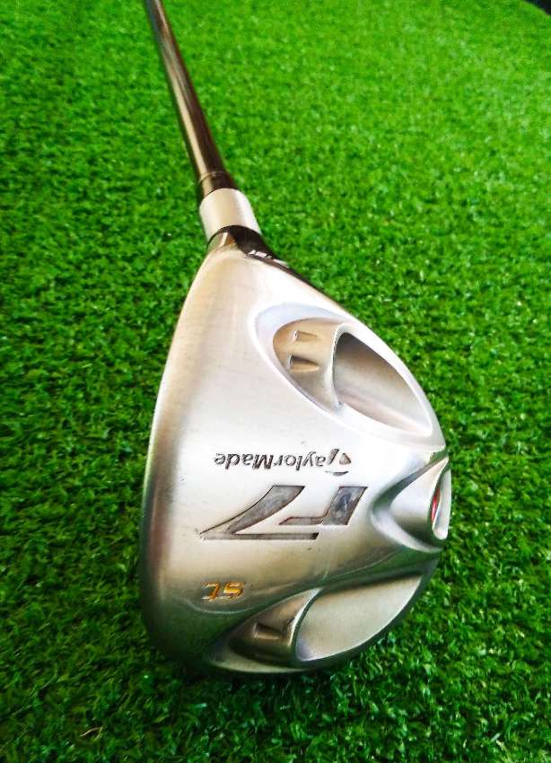 Taylormade R7 St 21* 7 wood with cover
