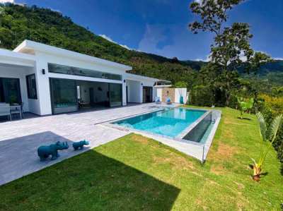 4 bedroom pool villa with mountain view for sale in Lamai Kok Samui