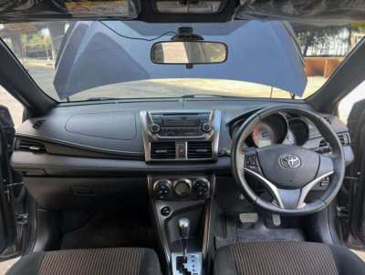 Toyota Yaris 1.2 G auto year 2014 genuine