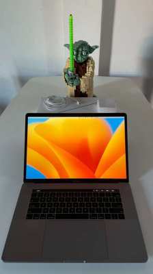 MacBook Pro (15-inch, 2019) - 1TB - 32GB RAM GPU Vega 20 US Keyboard