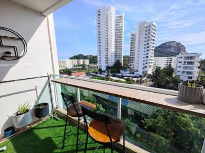 Fully Furnished 2 BR 2 Bath Seaview Condo - Only 400 Meters to Beach!