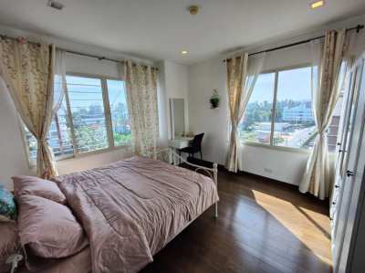 Fully Furnished 2 BR 2 Bath Seaview Condo - Only 400 Meters to Beach!