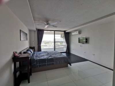 Totally Renovated Condo, 17. fl., Foreign name close to Jomtien Beach.