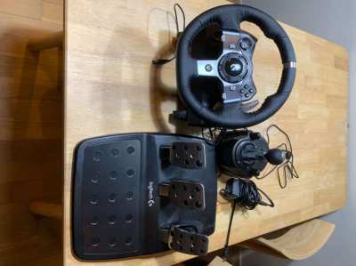 Logitech G920 - Xbox + PC - Driving Force Racing Wheel and Floor Pedal